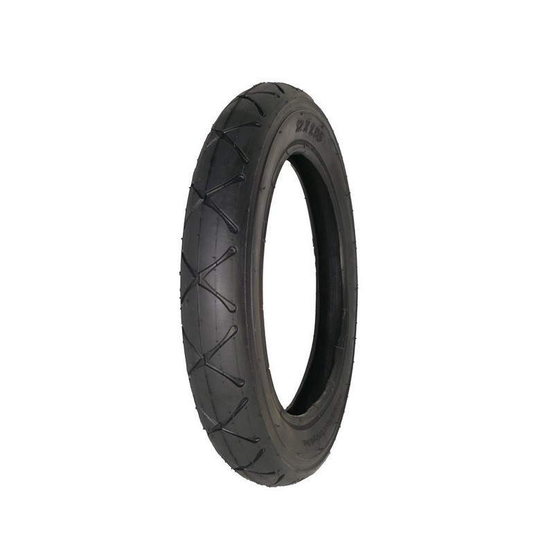 Un pneu de rechange neuf taille 12x1.95 pour roue de poussette tout-terrain.